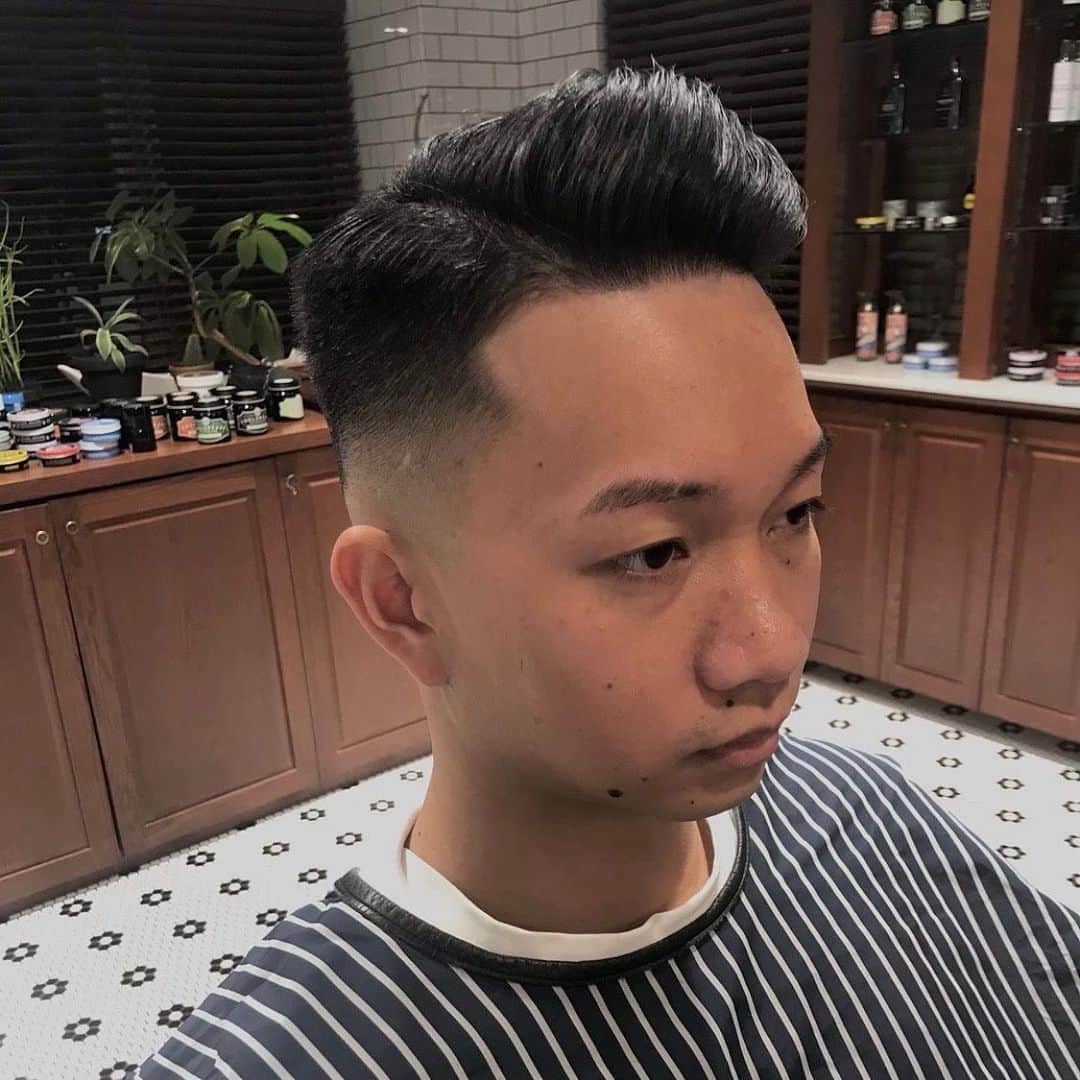 フリーマンズスポーティングクラブのインスタグラム：「FSC - FUTAKOTAMAGAWA BARBER💈  ⁡ HAIR CUT ¥6,600(tax incl.) made by @__minorroll   #freemanssportingclub  #fscbarber #barbershop #barber #mensgrooming」