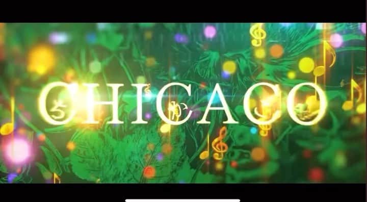 のインスタグラム：「【おうちでCHICACO！！】 DVDの予告VTRが公開されました！ おうちdeちかこ。おウチかこ！ メチャクチャカッコいいんですけどー(￣∇￣) 私ったら、すでに何度も見ちゃったんですけどー(￣∇￣) 我がTATAMIチームは、満席御礼&キャンセル待ち続出で、見られなかった人も多かった至高のチーム。  舞台の臨場感も最高だけど、映像の躍動感も最高な件！  これは、舞台を見た人も見られなかった人もぜひ味わって欲しい〜！  しかも限定枚数の販売なので、〆切の５月３１日を待たずに完売してしまう可能性が大アリです。 気になった方はぜひお早めにご予約を！  ご予約はコチラから！ https://www.quartet-online.net/ticket/chicaco2023?om=cwdihhd  #５人の子育てママウンサー  #岡本安代 #走り続ける岡本家  #アナウンサーから女優へ #CHICACO」
