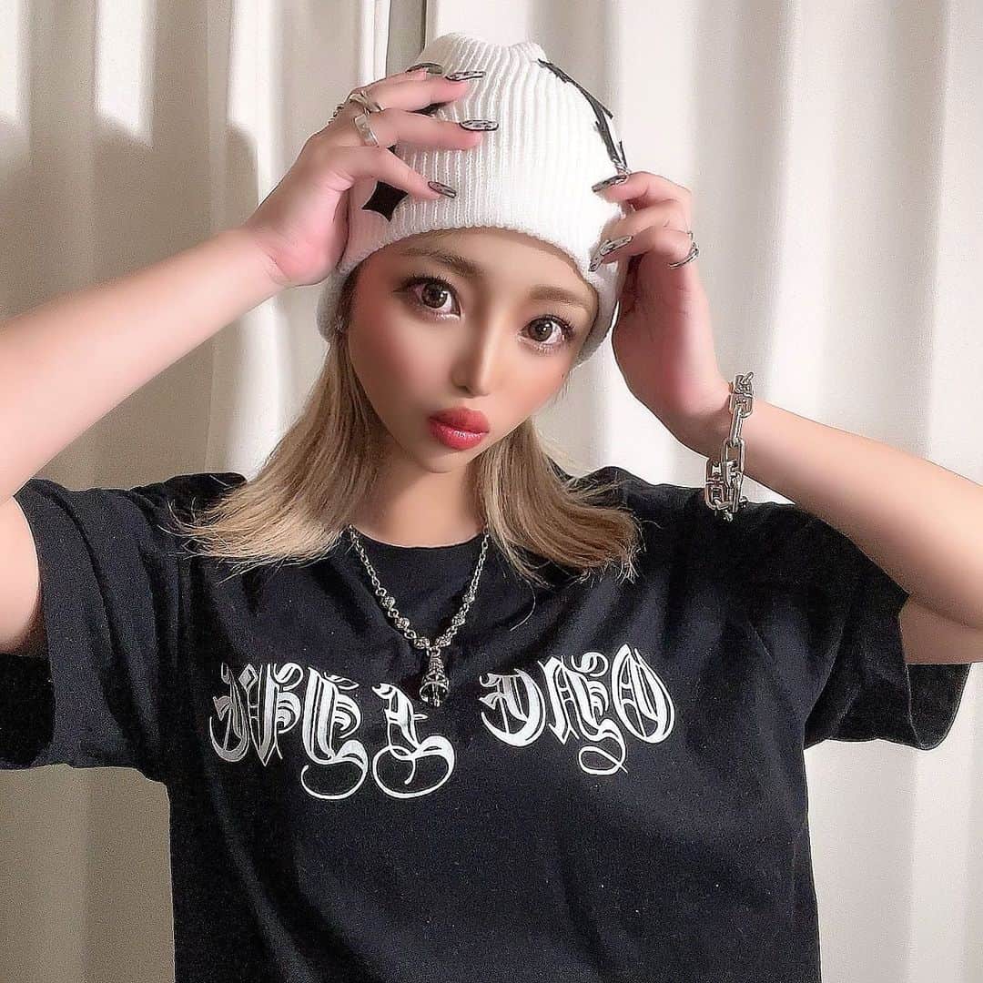 MII MAMAのインスタグラム：「. . . 🖤🤍🖤🤍🖤🤍 ------------------------------------------ 🔎White Style mi mama 良かったらチャンネル登録お願いします🙇🏽‍♀️ #YouTube#ユーチューバー#主婦ユーチューバー#MIIMAMA#チャンネル登録お願いします#2児ママ#年子ママ#ギャルママ#ぎゃるまま#アラサーママ#アラサー#30代#30代ママ#ホワイトインテリア#モノトーンインテリア#シンプルな暮らし#収納#ホワイト収納#イチナナ#イチナナライバー#専属ライバー#主婦ライバー#17LIVE#主婦YouTuber#ママYouTuber#ママライバー#幼稚園ママ#小学生ママ」