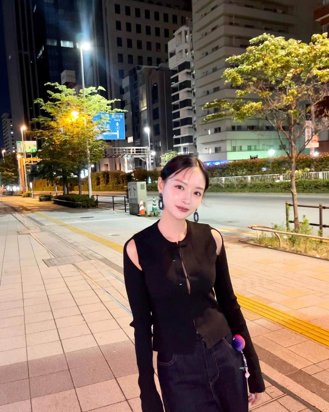 ᴅᴏᴜʙʟᴇsᴏᴜᴘのインスタグラム：「앞머리 혼자 자르다가 망해써여 또루루🥲 前髪を自分が切ったからおかしくなりました🤣」