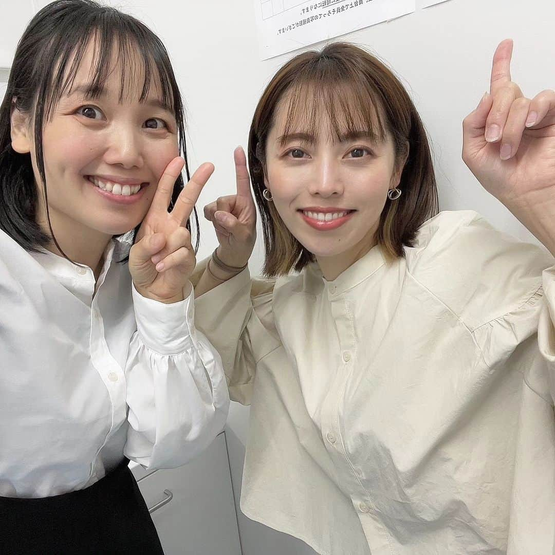 和泉杏さんのインスタグラム写真 - (和泉杏Instagram)「昨日は、なんと3年4ヶ月ぶりのネタライブ！ 【新宿三丁目 OPENING 1MONTH LIVE】  新宿に新しくできた 新宿マルイ本館の8Fにある「シアターマーキュリー新宿」という劇場 最高に良い劇場でした！  主催のスラッシュパイルという会社の片山さんも最高に良い人でした！  楽屋には仲良し芸人もいっぱい居て、 お客様もあったかくて盛り上がってくれて、 ライブって本当に楽しい！！！  久々の私達は『励ます女』のネタをしました！  あー楽しかったなー🤗🤗🤗 しあわせーーー💯  P.S.さっちゃんの顔、これどーやってやってんの？笑  #ハルカラ #励ます女 #yes怪奇どんぐりRPG #yesアキト #どんぐりたけし #サツマカワRPG #ジャガモンド」5月4日 11時36分 - izumikyou