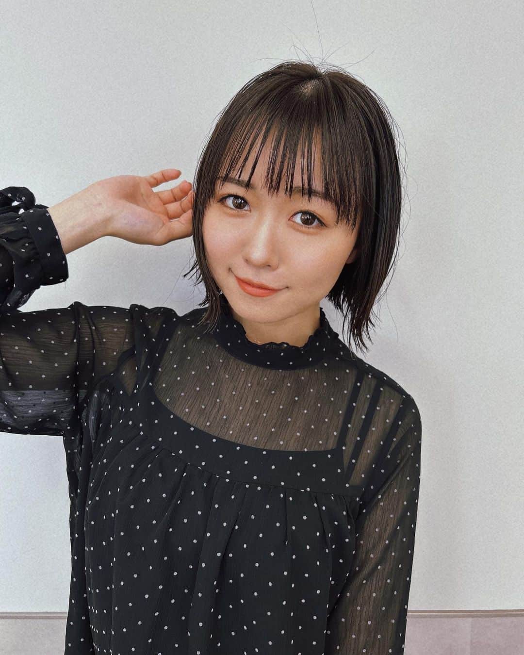 軽辺るかのインスタグラム：「人生初のショートヘアになりました💇🏻‍♀️ すてきに切っていただき ありがとうございました！ ⁡ 念願のヘアドネーションができて 嬉しいです☺︎ ⁡ ⁡ ⁡ #ショートボブ #ヘアドネーション  #ヘアドネーションしました  #ショートヘア #ボブ」