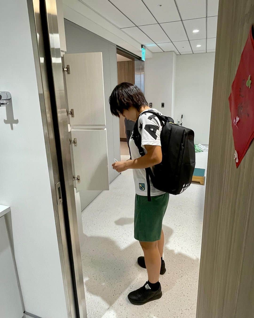 若林美里さんのインスタグラム写真 - (若林美里Instagram)「* 博田國際醫院🏥 高壓氧治療💁 #像高級飯店的健檢中心 #環境好到快睡著  クラブの提携病院で酸素カプセルの治療を受けてきました😊 酸素カプセルを利用するにあたって、日本と台湾のルールの違いが大きくあり、とても驚きました！ 素晴らしい環境でプレーできることに感謝します🤝✨  @parkonehealth  @kaohsiung_sunny_official」5月4日 12時27分 - mi.nori.11