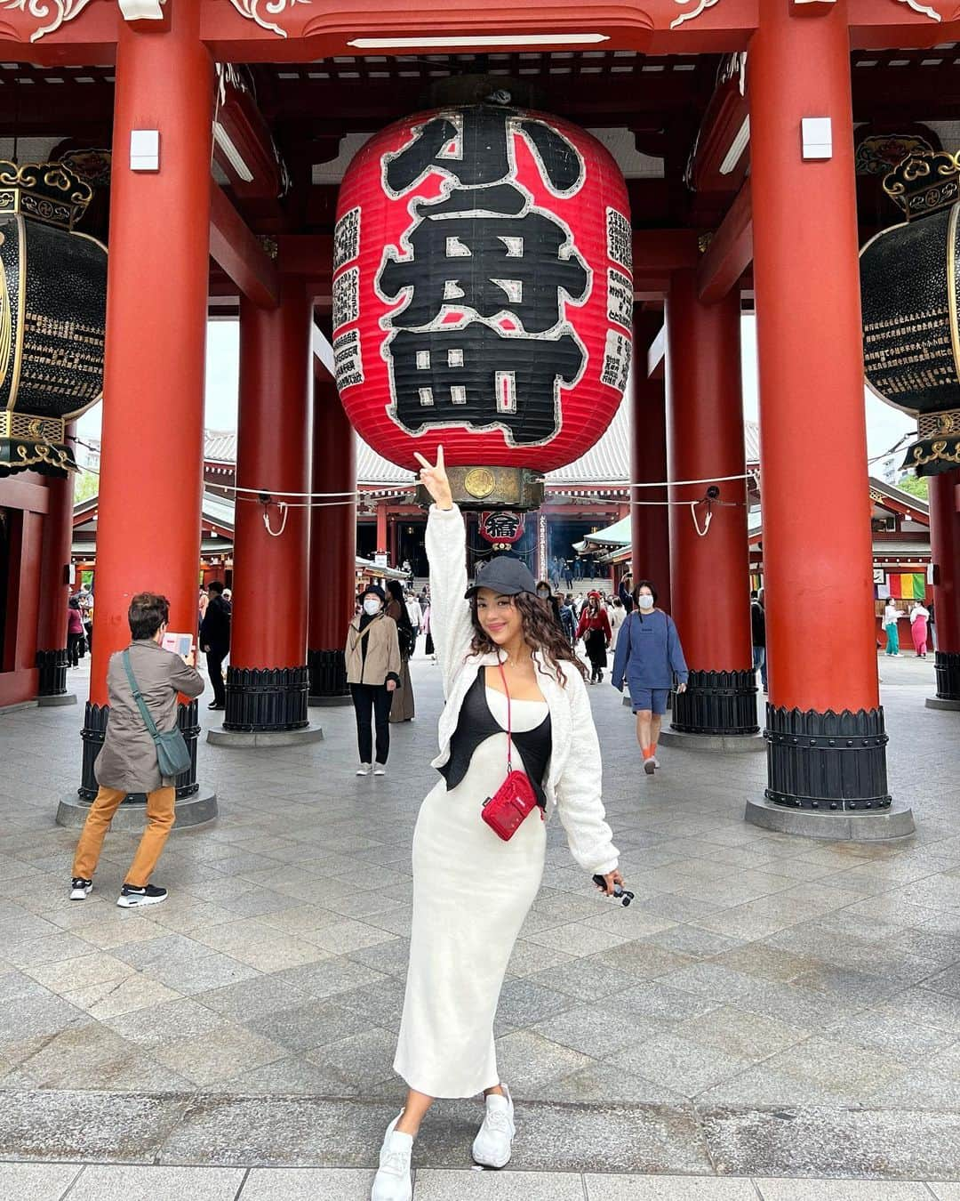 ユリサさんのインスタグラム写真 - (ユリサInstagram)「浅草の思ひ出👺  #AsakusaVibes #tokyomemories  #asakusa #tokyo #japan」5月4日 12時35分 - yurisa