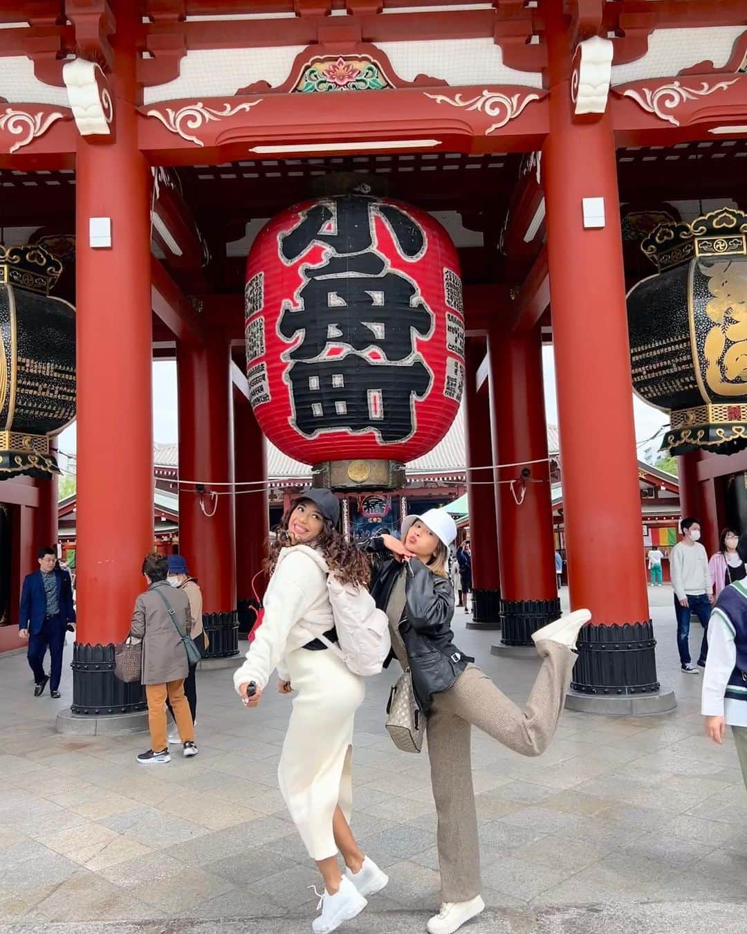 ユリサさんのインスタグラム写真 - (ユリサInstagram)「浅草の思ひ出👺  #AsakusaVibes #tokyomemories  #asakusa #tokyo #japan」5月4日 12時35分 - yurisa