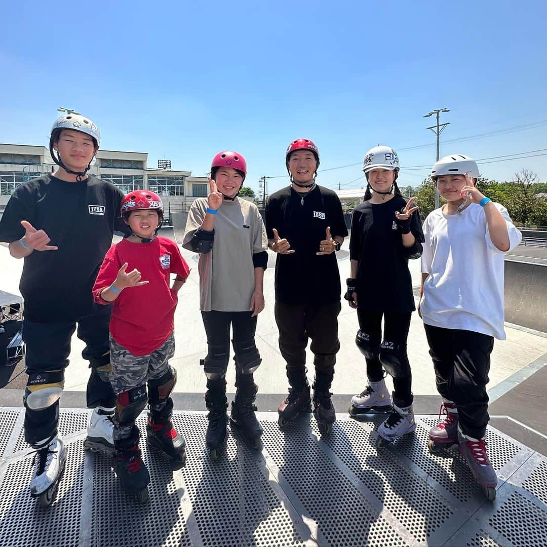 安床武士のインスタグラム：「Team Japan🇯🇵 We go to France in this month for compete @fiseworld and @nl_contest !! See you in there🇫🇷 5月のフランス遠征メンバー！ パーク種目×2、スパインランプ種目、ハーフパイプ種目と2週間で大会詰めスケジュールですが、皆で力出しきれるように頑張ってきます！ 応援宜しくお願いします✨  @haruhi_gram  @mei_mei_1126_  @sportsloverkaho  @s_hsmt40  @yoshiki130130   #teamjapan #日本チーム #inlineskate #rollerblading #rollerfreestyle #インラインスケート #ローラーブレード #ローラーフリースタイル」