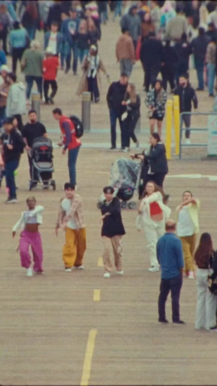 アンバー のインスタグラム：「No More Sad Songs music video TOMORROW! The crew and I ran around LA for this one (again😂🤟) Who’s ready to dance???? 💃🕺」