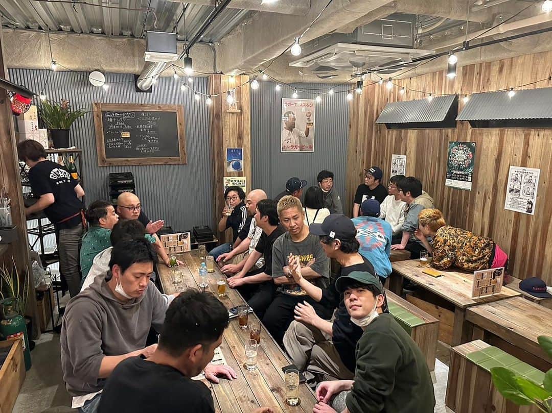 のインスタグラム：「【SUZURO】さんでボーノ！ぼびぃさんが東京にいらっしゃって、みんな集まってボーノしました。最高でした。  #suzuro  #焼肉  #すずり焼肉  #お笑い芸人」