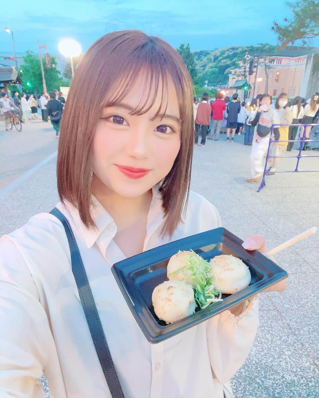 姫乃夢月のインスタグラム：「餃子フェス🥟 いっぱいありすぎて選ぶの大変やったけど，全部美味しかった！！ 7日までやってるらしいからみんな京都の餃子フェス行ってみてね！   #姫乃夢月  #餃子フェス  #京都」