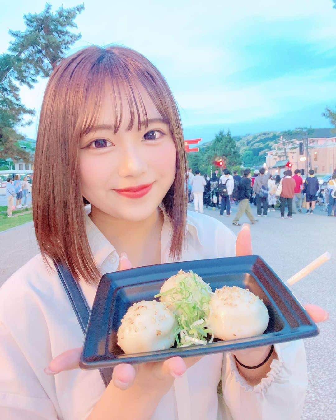 姫乃夢月さんのインスタグラム写真 - (姫乃夢月Instagram)「餃子フェス🥟 いっぱいありすぎて選ぶの大変やったけど，全部美味しかった！！ 7日までやってるらしいからみんな京都の餃子フェス行ってみてね！   #姫乃夢月  #餃子フェス  #京都」5月4日 13時30分 - himeno211018_official