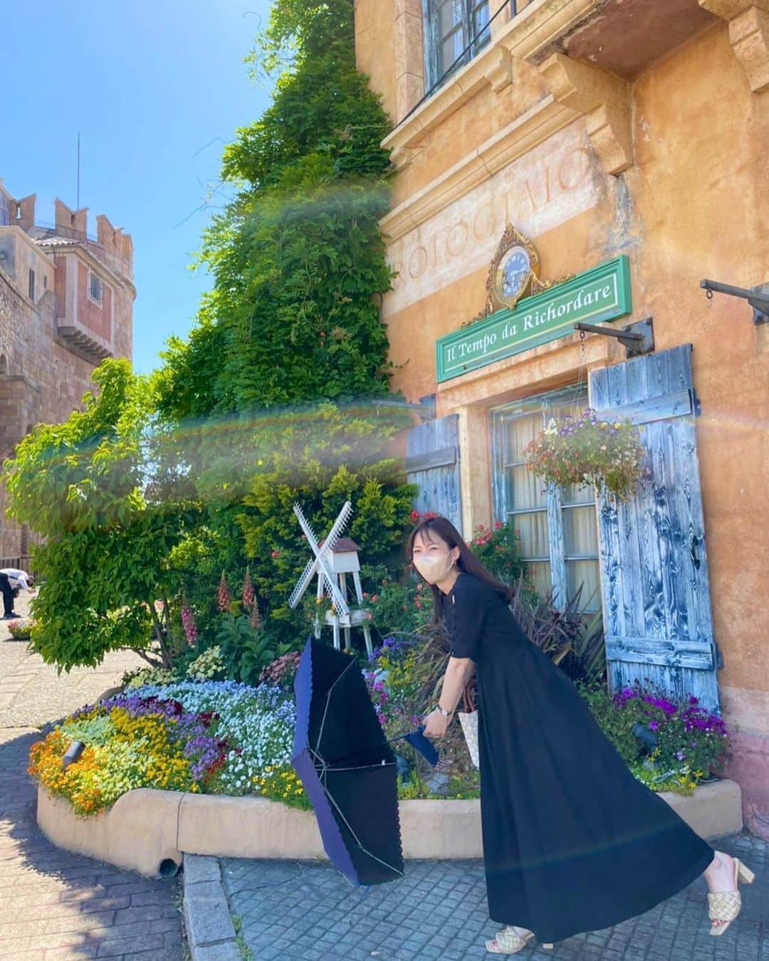 速水里彩のインスタグラム：「. GW、街が賑やかですね〜！お出かけ日和🚗 過去のおでかけ写真を見返して 気持ちだけウキウキしてます✊✨  去年 奇跡的に撮れた一枚！ ダブルの虹とわたし🌈  何でこんなに笑っているのかは記憶にございません😎😎  #🌈 #晴れの虹  #去年の写真 #おでかけ」