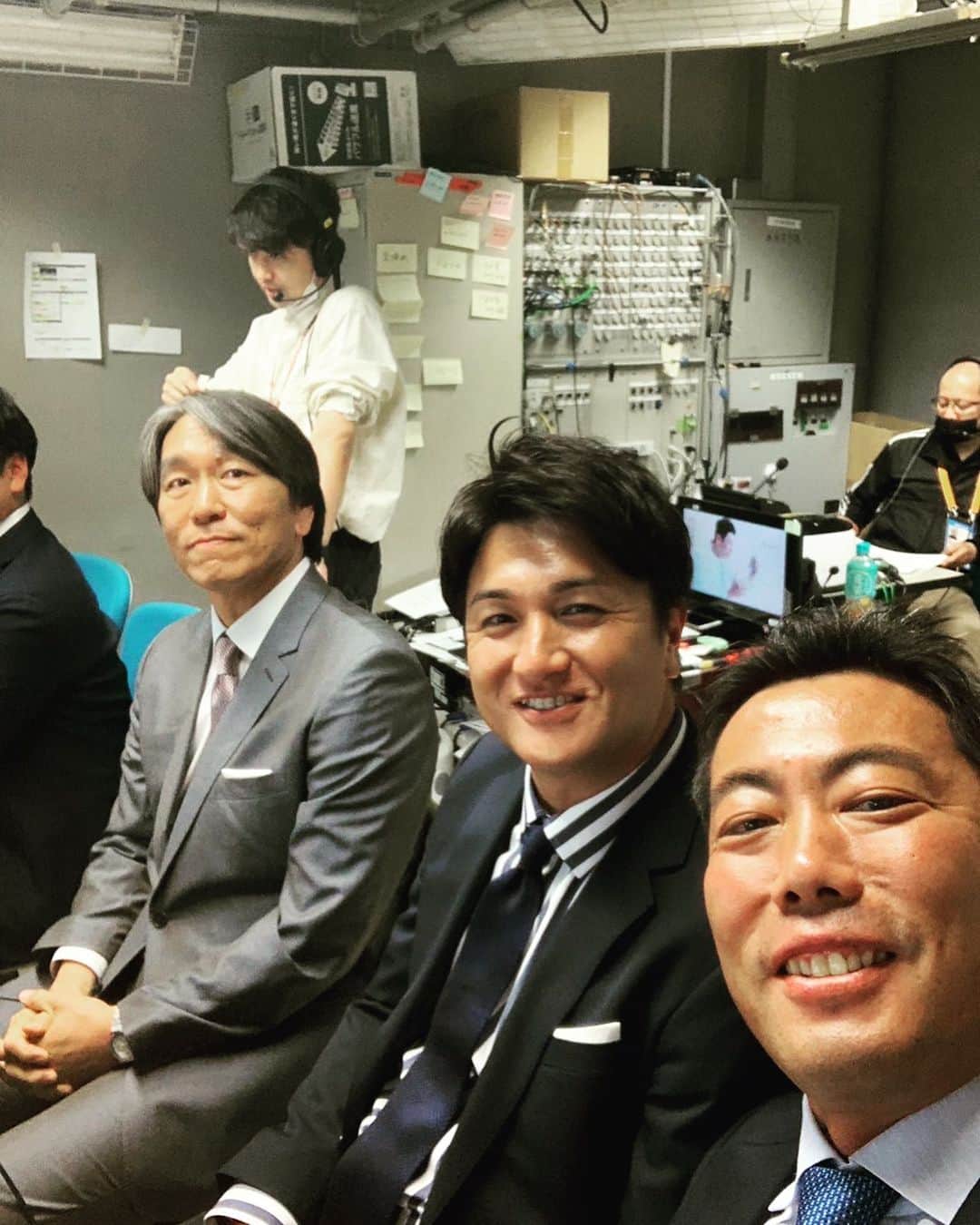 のインスタグラム：「見て頂いた方も多いと思いますが、昨日は松井さん、上原と巨人戦の解説仕事でした。この3人で集まるのは本当に久しぶり。解説後は食事にも行かせてもらい、チームメイトの絆を改めて感じた良い時間を過ごしました。  #松井秀喜 #上原浩治」