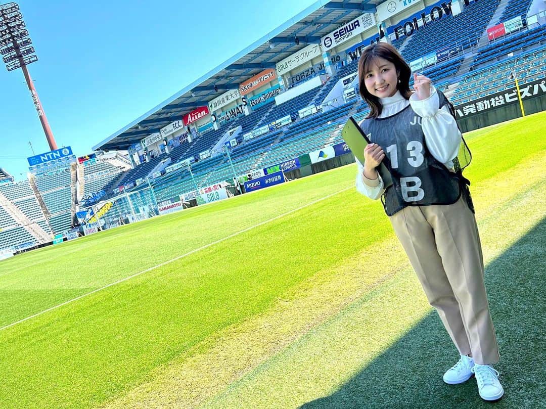 山﨑加奈さんのインスタグラム写真 (山﨑加奈Instagram)「・ 今朝の静岡新聞🐱 先月のDAZNリポートデビューをした時の話を寄稿し