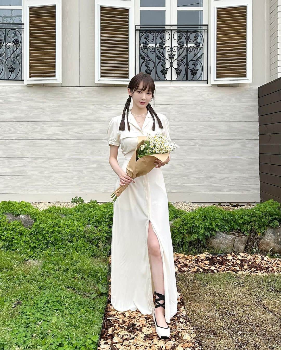 カン・ミンギョン のインスタグラム：「어른이들이 더 신나는 내일은 어린이 날 ... ~_~」