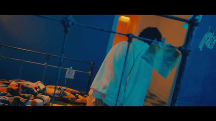 須田景凪のインスタグラム：「「ラブシック」 新曲のMVを公開しました  須田景凪 - ラブシック(Music Video)  https://youtu.be/WqJ2gAK-w5E   ▽ST / DL https://sudakeina.lnk.to/GhostPop  Director：森本一平(@ippei.morimoto_ ) Animation：アボガド6(@avogado6_jp ) Cast：佐藤里菜(@satoo_rina )  #須田景凪 #アボガド6 #ラブシック #GhostPop」