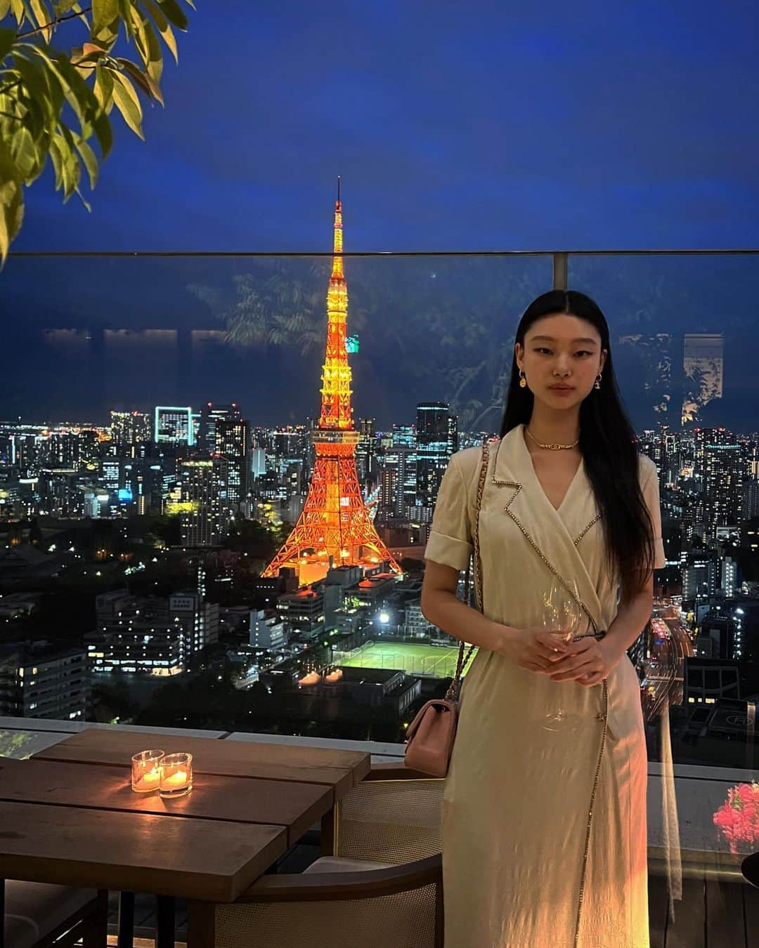 ペ・ユニョンさんのインスタグラム写真 - (ペ・ユニョンInstagram)「DAY 1 wonderful night in Tokyo with  @chanelofficial 🗼🖤  #CHANELMetiersdArt  #CHANELinTokyo  #CHANELShow」6月2日 17時40分 - mulan_bae