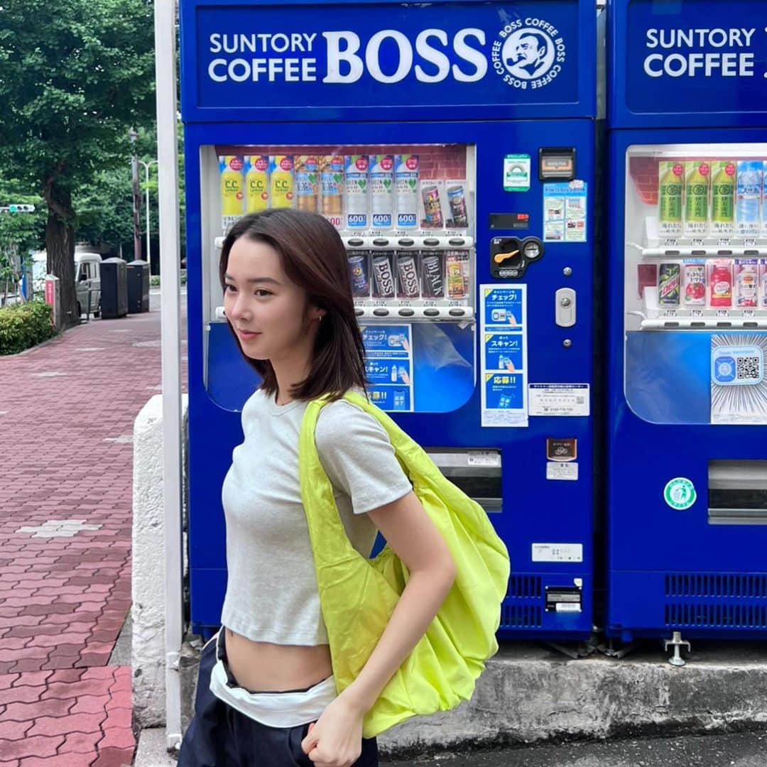 柊有紗のインスタグラム：「①去年のショートカット ②食中毒inタイ ③点滴繋がれた時の悔し涙 ④だいすきのハグ ⑤酔っ払いヘルメットガール ⑥平和ほっこりメンバー ⑦変な顔 ⑧トウシューズ履くの慣れてる ⑨起きたくない&犬を吸う ⑩アタシが好きな雰囲気の夜明け  の10点となっております(^-^)」