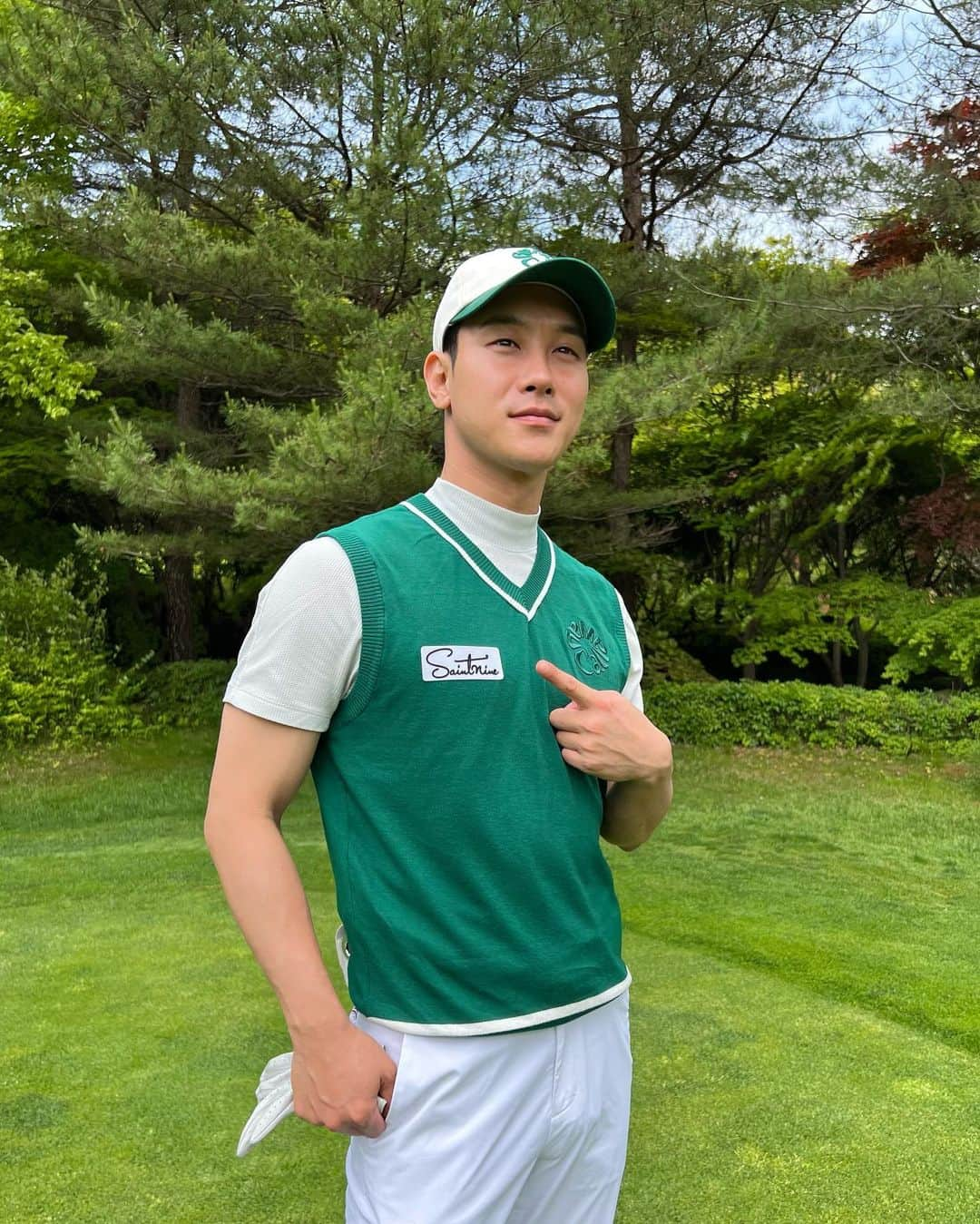 Lee Si-gangさんのインスタグラム写真 - (Lee Si-gangInstagram)「저의 2023시즌은💚  #캘러웨이어패럴 @callawayapparel_korea  #세인트나인  @saintnine_golf   올해도 굿샷 해봅시다 🏌🏼‍♂️  もう夏だな、、、もうすぐ舞台も 終わります！今年の夏休みは 日本で過ごそうかな、？  #골프#골프스타그램#golf#ゴルフ #캘러웨이즈」6月2日 17時53分 - lee_si_kang