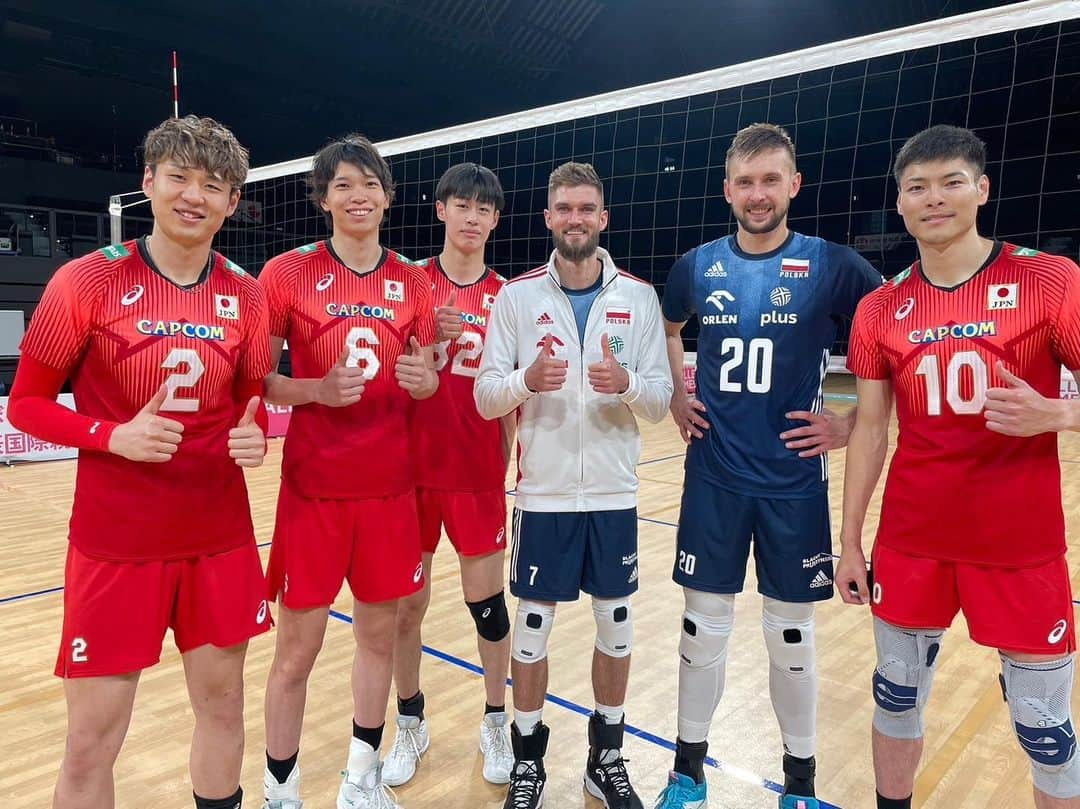 小野寺太志のインスタグラム：「… 🇯🇵 × 🇵🇱 🙌🙌🙌  #0602 #龍神NIPPON #middleblockers」