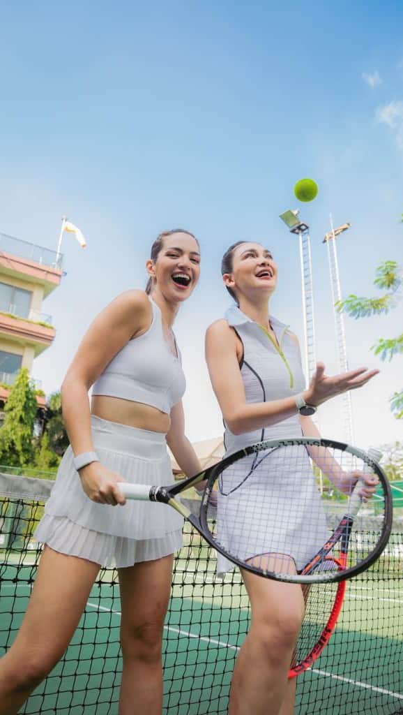 ルナ・マヤのインスタグラム：「Lagi Lagi Tennis 23 June 2023! Live streaming dari Tennis Indoor Senayan 🎾🎾」