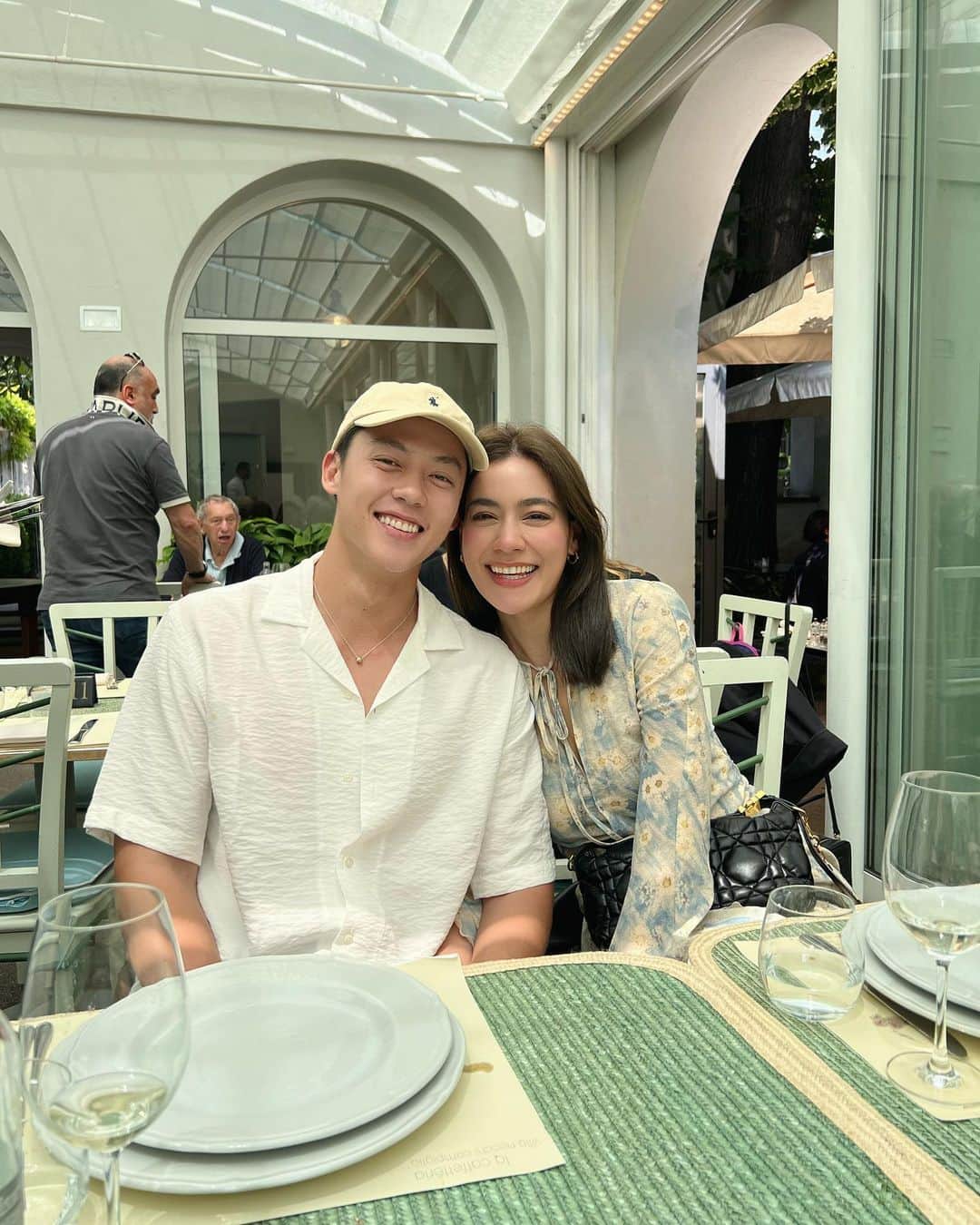 キンバリー・アン・ウォーテマス・ティアムシリのインスタグラム：「A quick stop in Milano for our wedding menu tasting 🤌🏼😘」