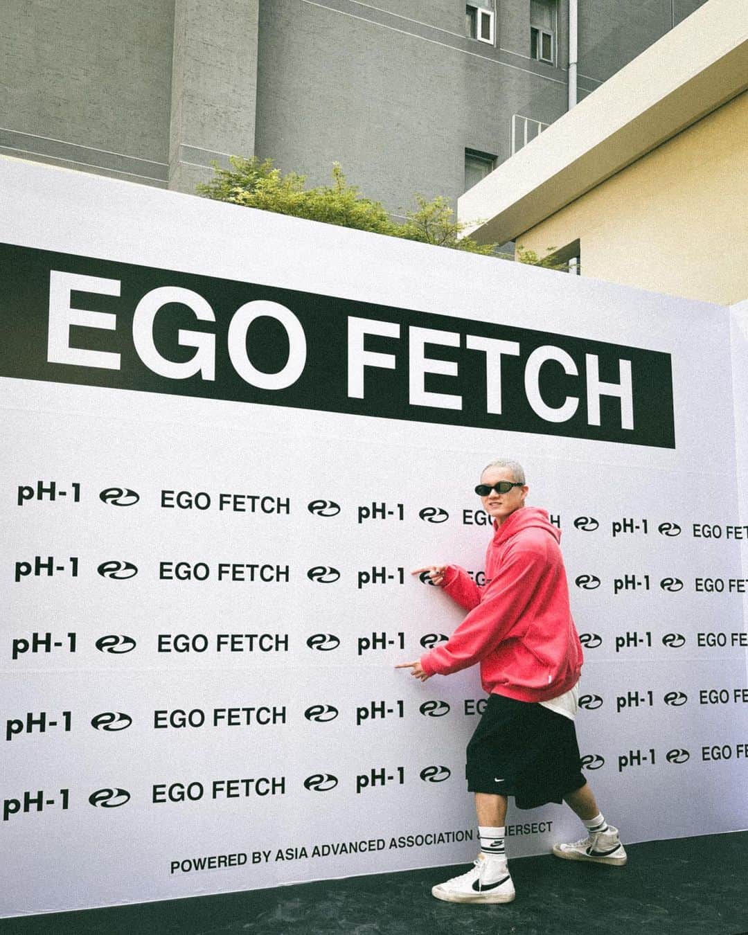 プニエル のインスタグラム：「Congrats @ph1boyyy ! Immediately had to buy a few items cuz I like the style so much !   @egofetch   너무 좋아하는 스타일이라서 바로 몇개 구매했어요」