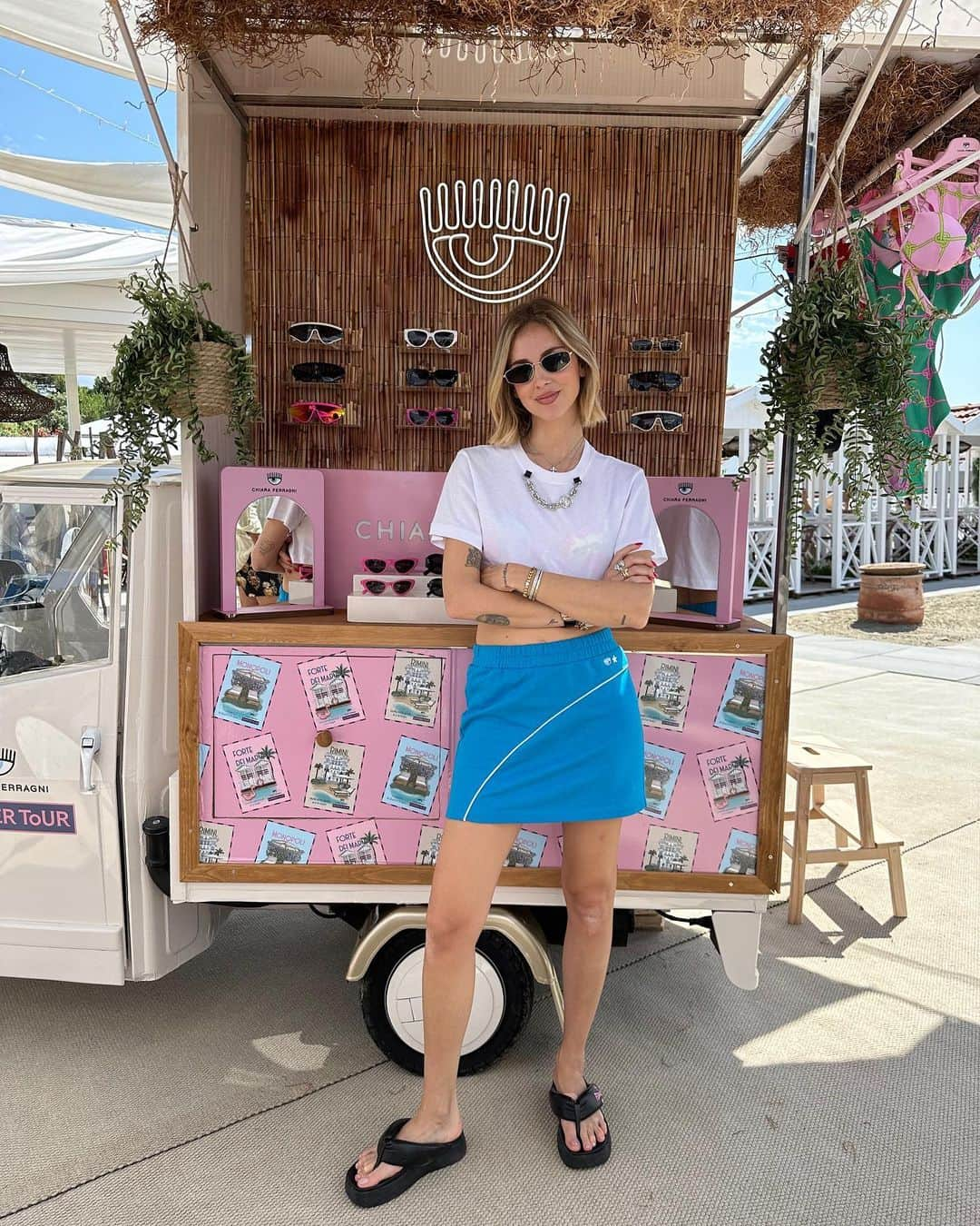 キアラ・フェラーニさんのインスタグラム写真 - (キアラ・フェラーニInstagram)「Today CF Summer Tour starts 😍 The first stop is at @augustushotelresort  Follow @chiaraferragnibrand for more details 🙏🏻」6月2日 18時52分 - chiaraferragni