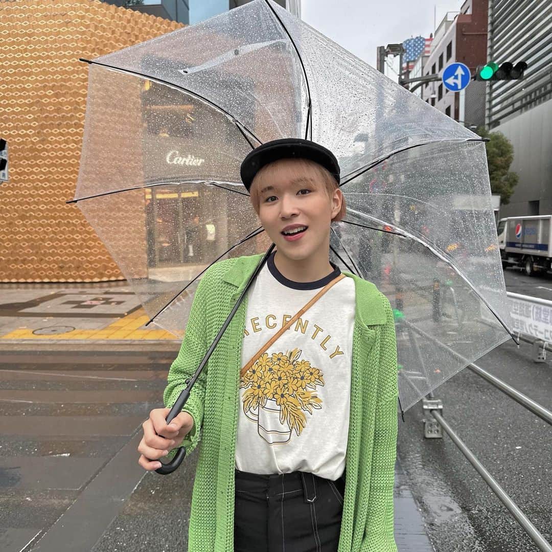 のインスタグラム：「雨の日☂️は可愛い服着て テンションを無理やり上げるのが ひこのモチベの保ち方です⭐️✌️ 台風お気をつけくださいね🙏  日曜日は 『大阪アジアングルメフェス #恋してアジア 』です♪ 14:15〜から出演予定です！ 一緒に楽しい時間にしましょう🩵🩵 ダイナマイト🤟 #HICO #織姫 #織星 #HICOLAND」