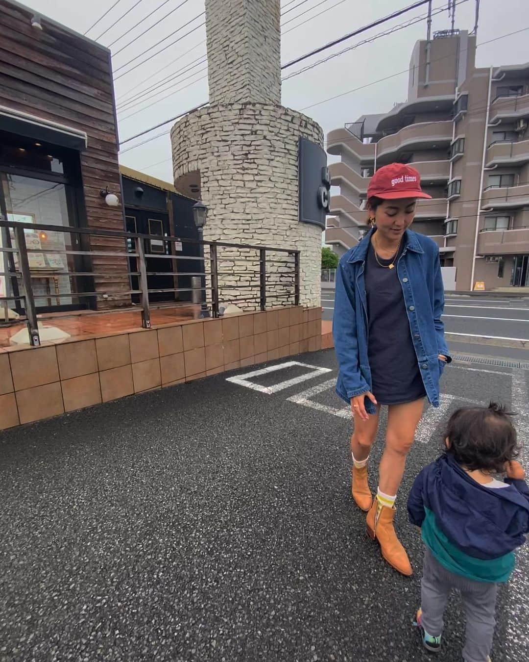 堀舞紀のインスタグラム：「☕️  ウインナーコーヒー  #母親服装」