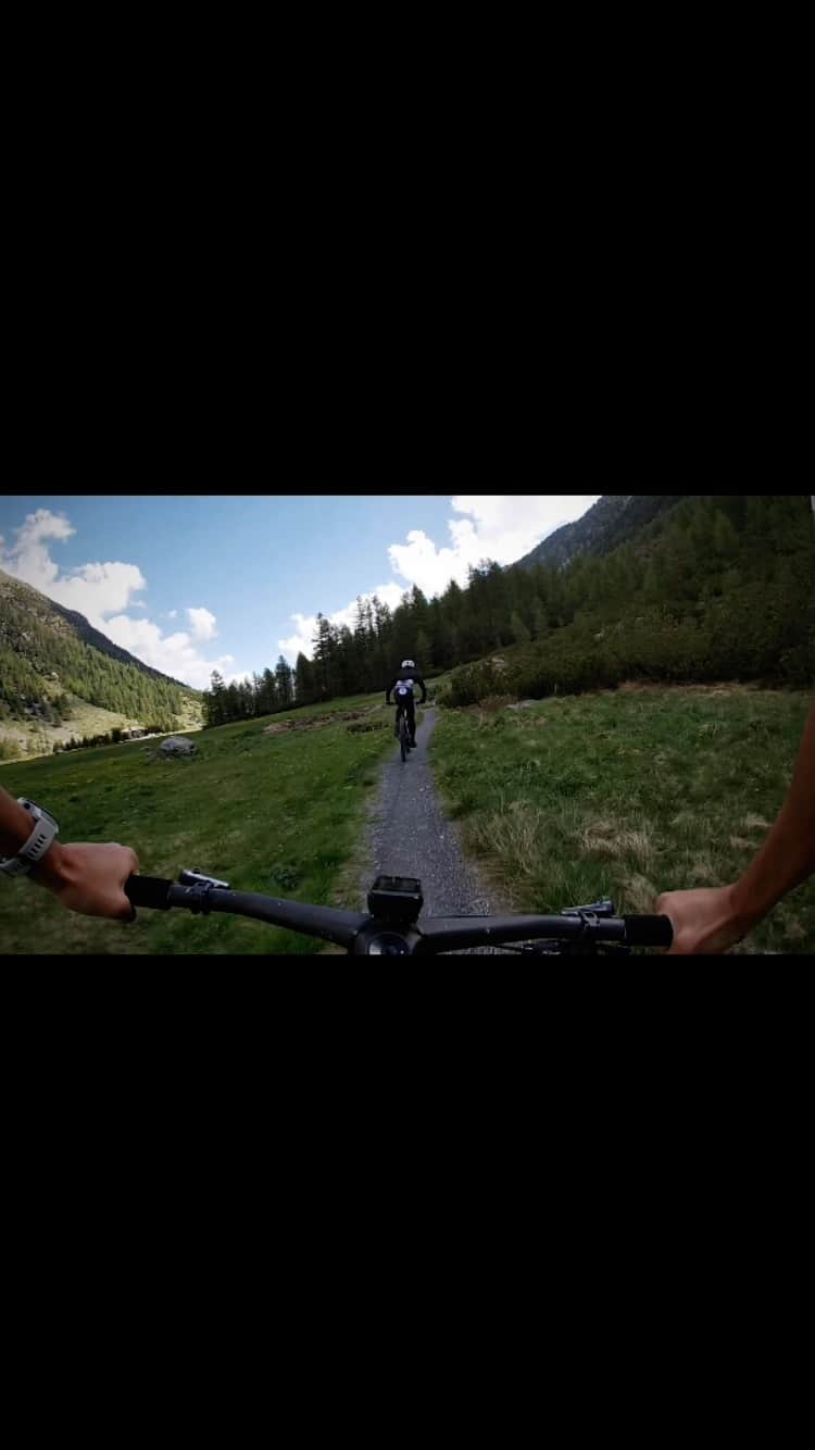 山本幸平のインスタグラム：「Livigno MTB Ride @team_athlete_farm_specialized  @yamamotoathletefarm」