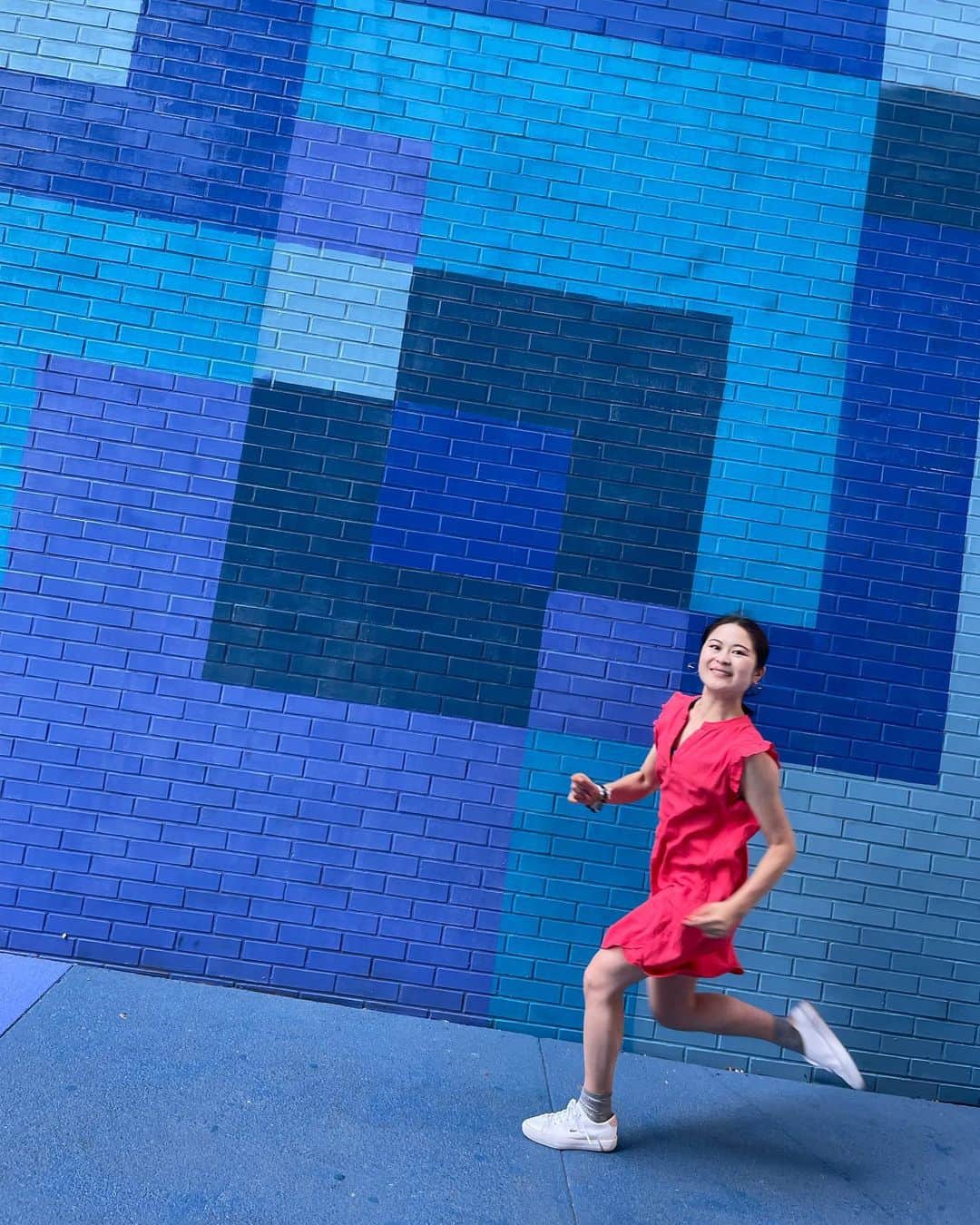 のインスタグラム：「Jump in, dance and feel the moment 🫶  #live #happy  #colorful」
