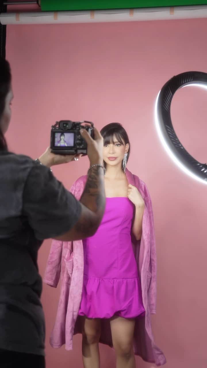Gabriela Salesのインスタグラム：「Lacrinhas, quais são suas dores? Sejam físicas ou emocionais, nossas dores não devem ser minimizadas. Nós mulheres temos dores que são só nossas, mas que podem ser aliviadas. Me contem nos comentários as dores que mais te incomodam e que fazem parte do seu dia a dia!  #NãoPuleNossasDores #SeDóiNasMulheres *publi」