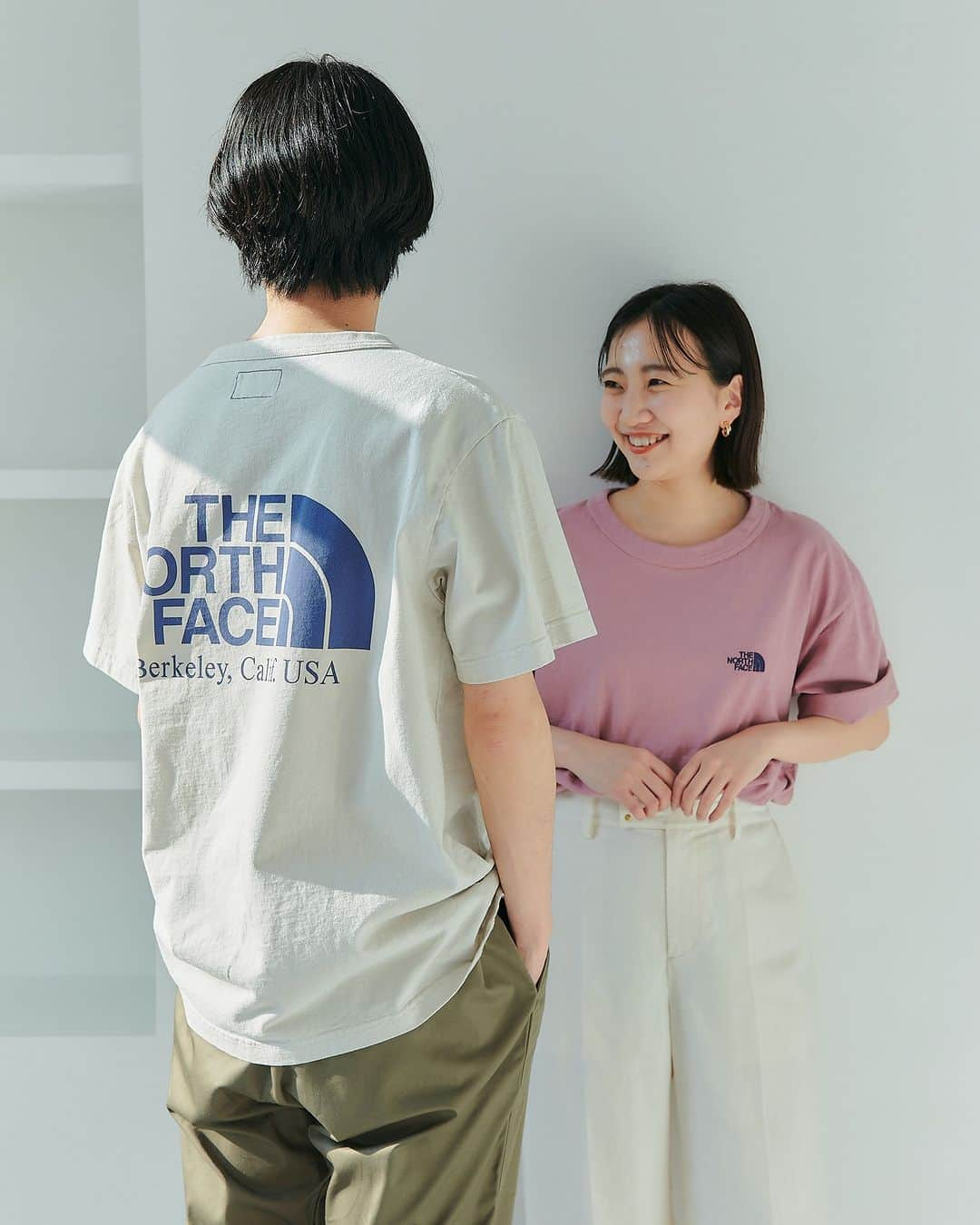 green label relaxingさんのインスタグラム写真 - (green label relaxingInstagram)「人気の＜THE NORTH FACE PURPLE LABEL＞別注のTシャツから新４色が予約開始！  既に販売しているカラーも大変ご好評いただいている ＜THE NORTH FACE PURPLE LABEL＞別注の7ozTシャツに新カラーが登場 お好みのお色がきっと見つかります♪  メンズ、ウィメンズでのサイズ展開がございますので お揃いでのコーディネートもおすすめ✨  既にお持ちの方も、色違いでお選びいただいても活躍する1着です。  新色は以下の４カラーになります。 BLACK BEIGE LT.PINK その他１(ホワイトベースのカラー)  予約でのお届けは6月下旬を予定しております。  ■【別注】＜THE NORTH FACE PURPLE LABEL＞7oz プリント 刺繍 Tシャツ ¥9,900 メンズサイズ：32175995380 ウィメンズサイズ：36174992991  #greenlabelrelaxing  #グリーンレーベルリラクシング #glr23ss #メンズファッション #ウィメンズファッション  #THENORTHFACEPURPLE  #ザノースフェイスパープルレーベル  #別注Tシャツ」6月2日 11時00分 - ua_greenlabel