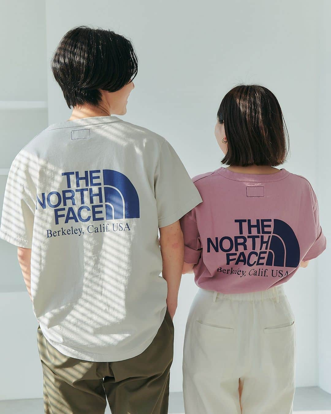 green label relaxingさんのインスタグラム写真 - (green label relaxingInstagram)「人気の＜THE NORTH FACE PURPLE LABEL＞別注のTシャツから新４色が予約開始！  既に販売しているカラーも大変ご好評いただいている ＜THE NORTH FACE PURPLE LABEL＞別注の7ozTシャツに新カラーが登場 お好みのお色がきっと見つかります♪  メンズ、ウィメンズでのサイズ展開がございますので お揃いでのコーディネートもおすすめ✨  既にお持ちの方も、色違いでお選びいただいても活躍する1着です。  新色は以下の４カラーになります。 BLACK BEIGE LT.PINK その他１(ホワイトベースのカラー)  予約でのお届けは6月下旬を予定しております。  ■【別注】＜THE NORTH FACE PURPLE LABEL＞7oz プリント 刺繍 Tシャツ ¥9,900 メンズサイズ：32175995380 ウィメンズサイズ：36174992991  #greenlabelrelaxing  #グリーンレーベルリラクシング #glr23ss #メンズファッション #ウィメンズファッション  #THENORTHFACEPURPLE  #ザノースフェイスパープルレーベル  #別注Tシャツ」6月2日 11時00分 - ua_greenlabel