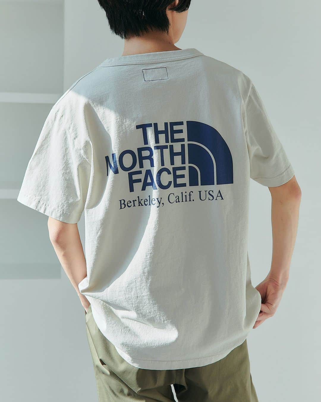 green label relaxingさんのインスタグラム写真 - (green label relaxingInstagram)「人気の＜THE NORTH FACE PURPLE LABEL＞別注のTシャツから新４色が予約開始！  既に販売しているカラーも大変ご好評いただいている ＜THE NORTH FACE PURPLE LABEL＞別注の7ozTシャツに新カラーが登場 お好みのお色がきっと見つかります♪  メンズ、ウィメンズでのサイズ展開がございますので お揃いでのコーディネートもおすすめ✨  既にお持ちの方も、色違いでお選びいただいても活躍する1着です。  新色は以下の４カラーになります。 BLACK BEIGE LT.PINK その他１(ホワイトベースのカラー)  予約でのお届けは6月下旬を予定しております。  ■【別注】＜THE NORTH FACE PURPLE LABEL＞7oz プリント 刺繍 Tシャツ ¥9,900 メンズサイズ：32175995380 ウィメンズサイズ：36174992991  #greenlabelrelaxing  #グリーンレーベルリラクシング #glr23ss #メンズファッション #ウィメンズファッション  #THENORTHFACEPURPLE  #ザノースフェイスパープルレーベル  #別注Tシャツ」6月2日 11時00分 - ua_greenlabel