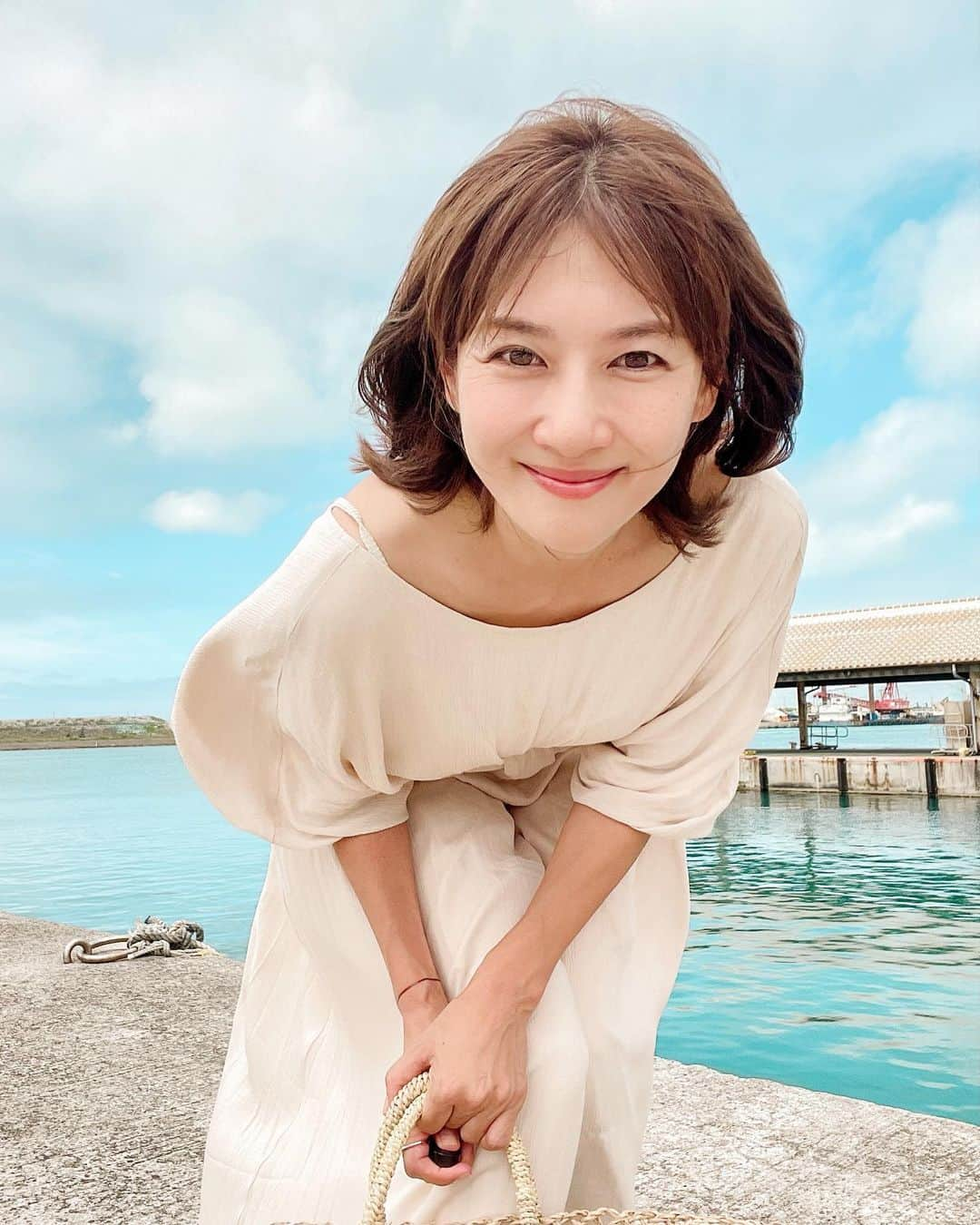 藤崎奈々子さんのインスタグラム写真 - (藤崎奈々子Instagram)「#ナナコタビ   石垣島到着 夏を感じるいいお天気！ ちょっとムシムシ暑いけど、旅に来た気分を味わえます 旅先で着たくて、最近ゲットした @sandlessmoon のワンピも青い空と海によく似合う♡ ・ この時はまだ、この先に次々と巻き起こるハプニングもまだ知らず… ・ #旅行好き女子 #旅行好き #大人旅 #小旅行 #石垣島旅行 #旅好き女子  #女子旅 #カメラ旅 #国内旅行 #沖縄観光 #石垣島観光 #サンドレスムーン #イパネマサンダル #kech  #ナナタビ」6月2日 11時45分 - nanakofujisaki