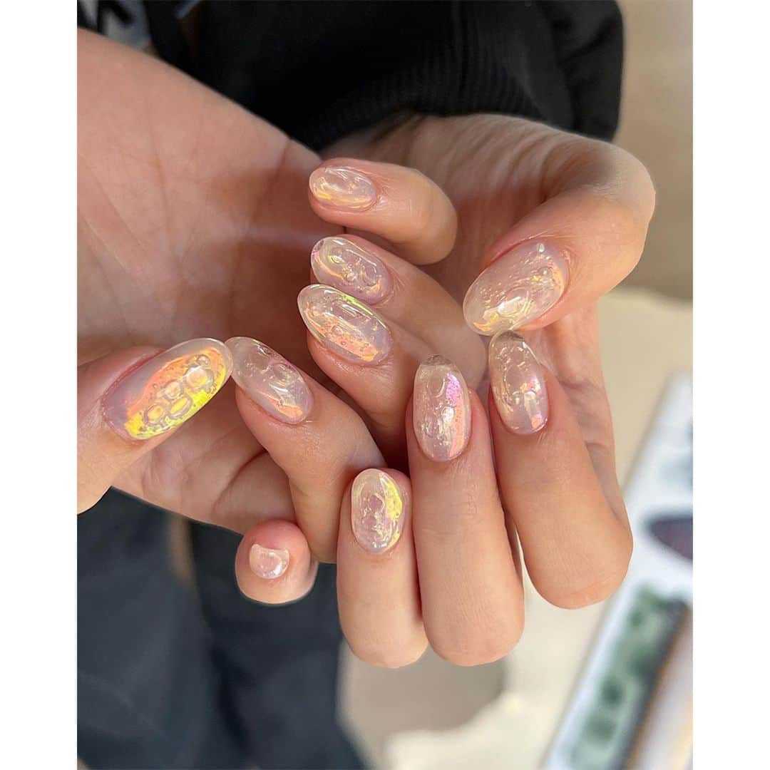 PATRA magazineさんのインスタグラム写真 - (PATRA magazineInstagram)「【NEXTトレンドデザイン！バブルネイル💅🫧】  じわじわ人気が出てきている”バブルネイル”って知ってる✨？  小さな泡がたくさん入ったデザインが新しくて夏っぽくて可愛い🫧  特にバブルをハート型にしたり、パーツを組み合わせるアレンジがおすすめ🖤  次はぜひ”バブルネイル”に挑戦してみてね🎐  ＼ thank you 🦢 ／ @luire__nail / @taka.ayako_0611 @yui_teddy_nail / @varie_yuka @photon_y / @nailpom_nico @kitty_nome / @maiyannail @serika1226  今みんなの中で流行っている事やアイテムがあれば @patra__jp をタグ付けしてぜひ教えてね🔔  皆さんのすてきな投稿をぜひ紹介させてください！ . . #バブルネイル #トレンドネイル #泡ネイル #ニュアンスネイル #夏ネイル」6月2日 12時05分 - patra__jp