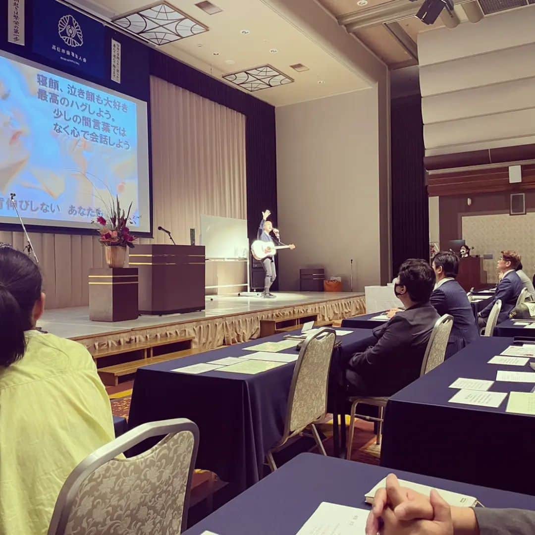 松本隆博さんのインスタグラム写真 - (松本隆博Instagram)「。⁡⁡ ⁡香川県高松市倫理法人会⁡ ⁡「家族の絆、親子の絆」⁡ 「働くとは 感謝のマネジメント」⁡ ⁡ ⁡昨日夜のナイトセミナー、⁡ ⁡本日のモーニングセミナー、⁡ ⁡共に無事、大成功‼️‼️‼️‼️⁡ ⁡ありがとうございます😊⁡⁡ ⁡⁡⁡とっても僕も感動しました、⁡ ⁡共々にこれからも頑張りたい💪⁡ ⁡⁡ 還暦少年 松本隆博⁡」6月2日 12時20分 - takam0210