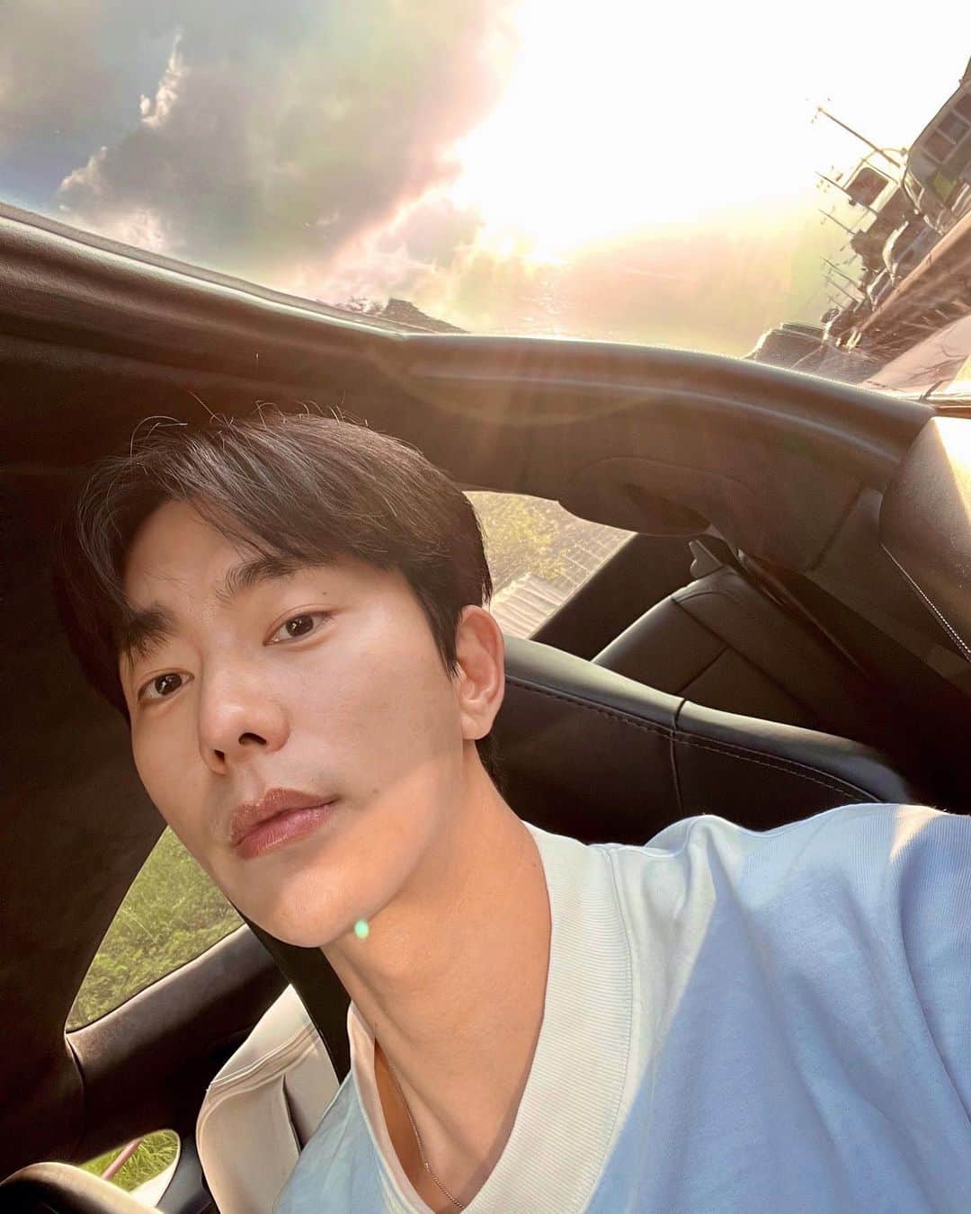 ユン・ヒョンミンのインスタグラム：「요리 배우러 🌝」