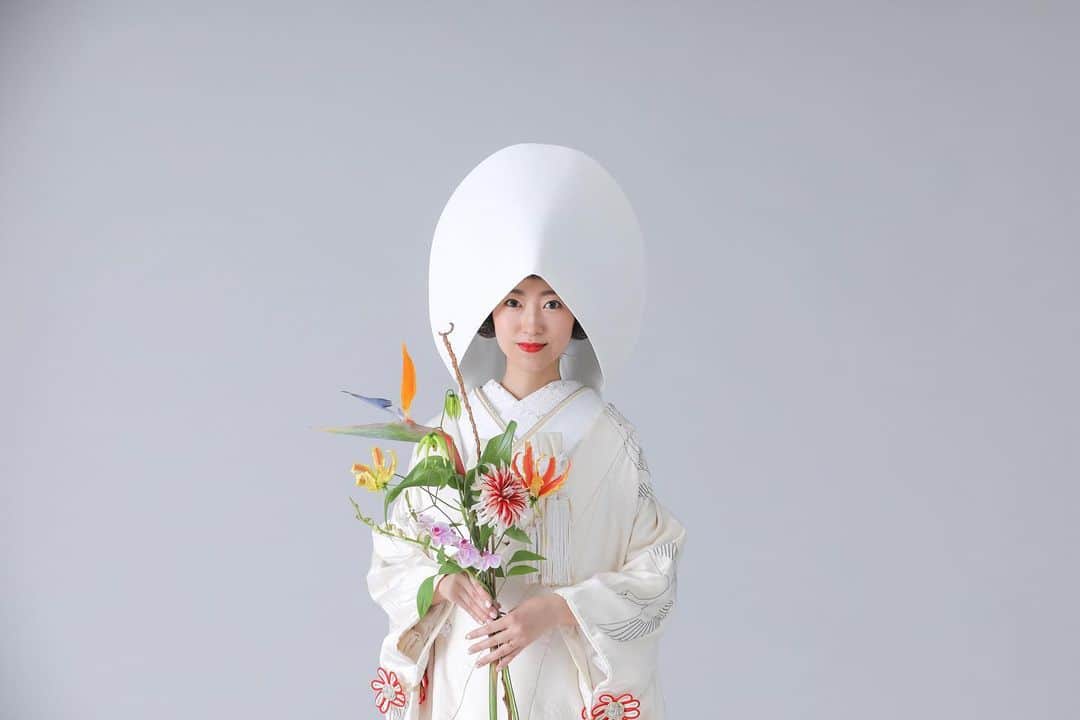 三浦由衣のインスタグラム：「💐  白無垢と 綿帽子。  #wedding」
