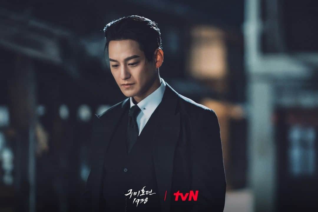 tvN DRAMA【韓国】さんのインスタグラム写真 - (tvN DRAMA【韓国】Instagram)「국내뿐만 아니라 해외까지 매혹시킨 <구미호뎐1938>✨ 매력 넘치는 캐릭터부터 풍성한 볼거리까지! (⑉°з°)-♡  앞으로 그려질 통쾌+짜릿한 이연의 사냥⚔ 산신즈와 구미호 형제가 풀어갈 이야기! 많관부~💖  K-판타지 액션 활극 <구미호뎐1938> [토일] 밤 9:20ㅣtvN  #구미호뎐1938 #taleoftheninetailed1938 #이동욱 #김소연 #김범 #류경수 #황희 #김용지 #tvN #스트리밍은TVING」6月2日 13時00分 - tvn_drama