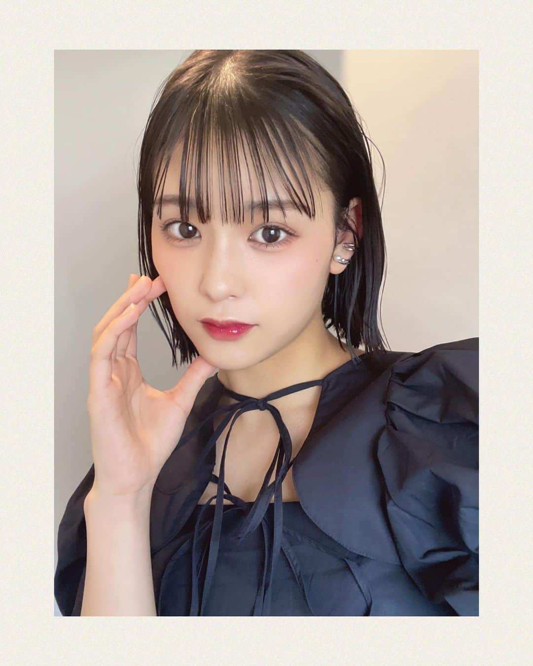 石井蘭さんのインスタグラム写真 - (石井蘭Instagram)「Black🖤🥀  モードなファッションが似合う 女性になりたい石井です笑 そんな事より この服可愛いすぎる🤦‍♀️💞  #石井蘭#04년생 #allblack #instafashion#ootd#outfitpost」6月2日 13時35分 - ran_orchid0807