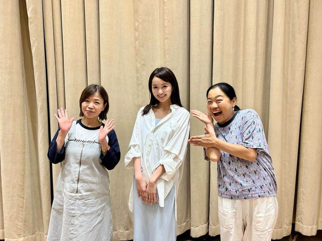 上条百里奈さんのインスタグラム写真 - (上条百里奈Instagram)「NHKラジオ📻 「あさこ・佳代子の大人なラジオ女子会」に ゲストで出させていただきました。♡  いとうあさこさんとは 実は10年ぶりの再会で🥹❤️ 人生初テレビ&初バラエティーが あさこさんの番組だったんです✨懐かしい😂  介護の発信のためにモデルという道を選んだものの、 ただ番組に出ても本当にしたい話は出来ないのだと 演者になって初めて気付き、 方向転換のきっかけになった番組でした🌱  当時の思い出も振り返りつつ、 変わらず素敵なあさこさんと 優しく迎えてくれた佳代子さんと介護トークしてます。🌸  7/6(木)21:05-21:55放送です🎙️  ぜひ☺️  #ラジオ #NHK #いとうあさこ　さん #大久保佳代子 さん #あさこ佳代子の大人なラジオ女子会 #介護 #介護福祉士 #care #caregiver」6月2日 19時17分 - yurina_kamijo