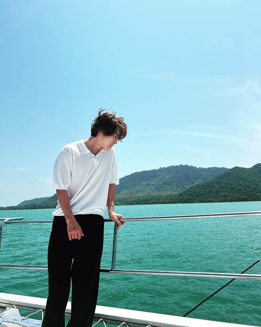 ドンヘのインスタグラム：「🌊 🛥️」