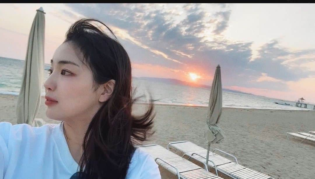 円谷優希のインスタグラム：「昨日のラジオで ｢今日から6月ですね〜｣て散々言ったくせに｢もう6月！！？｣って今更なってる😂  今年の上半期は走ってるなあ。 休めるときはしっかり休んで エネルギーチャージしよう🥹  #japanese #actor #offshot  #久しぶりの投稿  #もう6月  #ほんとは  #毎日8時間は寝たい」