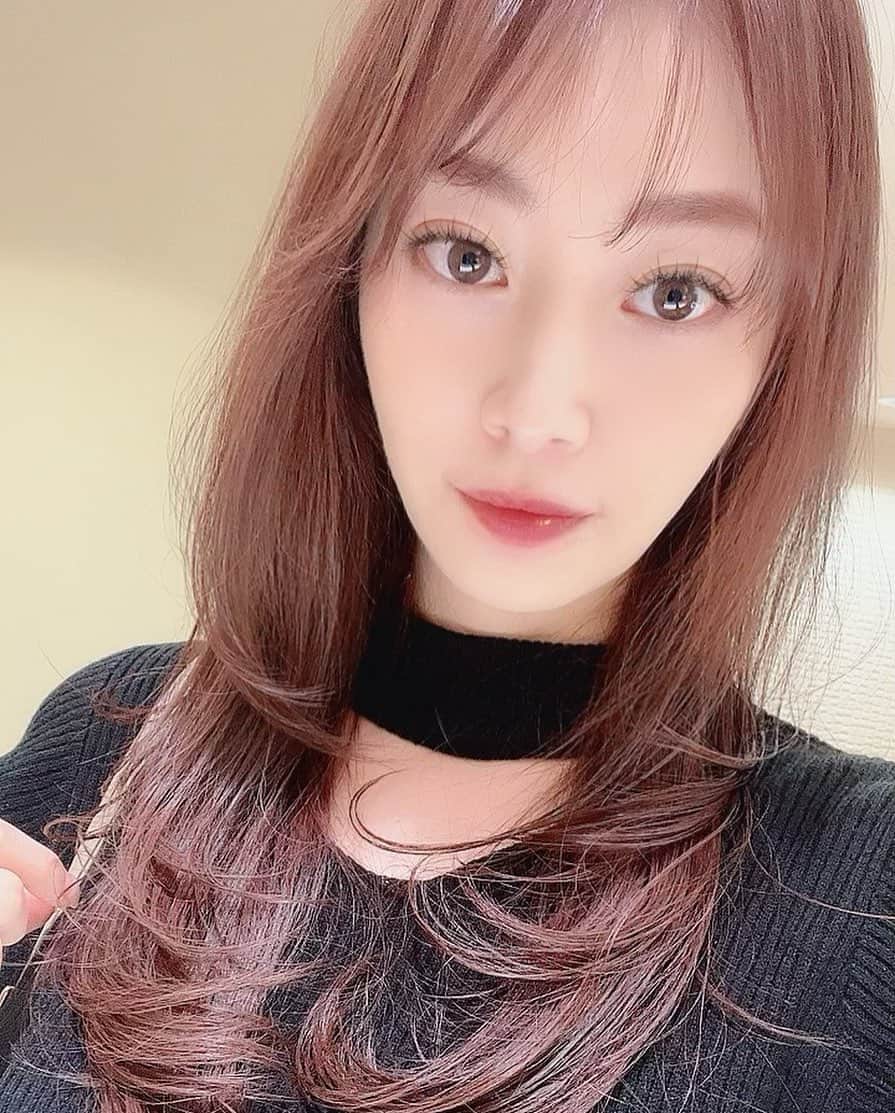 中村果生莉のインスタグラム：「✂️ . . 2023年 梅雨ver. . . . #hairchange  #haircolor #haircut #レイヤーカット」