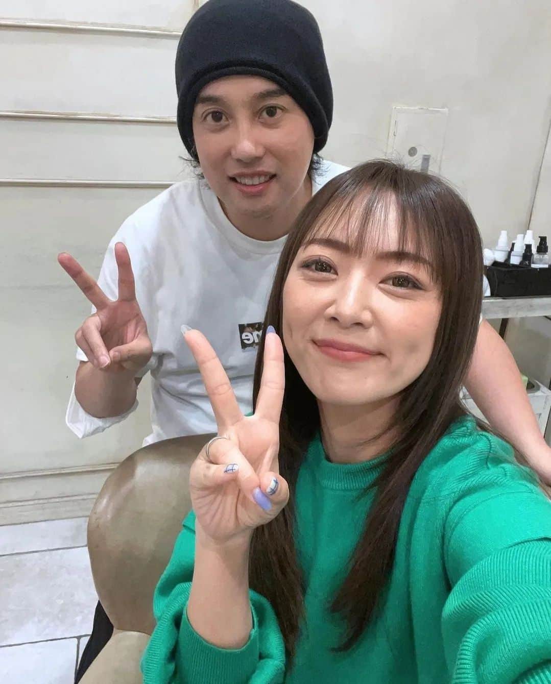 ROIさんのインスタグラム写真 - (ROIInstagram)「ものまねタレントのみかんさんにご来店いただきました😊❤. 担当はディレクター野口✂️. ご紹介もいただき有難うございます🙇✨. またのご来店お待ちしています！！. . #ものまねみかん さん🍊 #ROI #hairsalon #hairart #haircut #haircare #hairfashion #hairstyle #青山ヘアサロン #表参道ヘアサロン #青山美容室 #表参道美容室 #髪質改善メニュー #髪質改善サロン #髪質改善 #美髪ストレート #美髪チャージ #美髪ヘアサロン #美髪改善 #美髪ケア #美髪トリートメント  #美髪矯正 #くせ毛 #くせ毛対策 #梅雨対策 #くせ毛の悩み #くせ毛がすごい #艶髪 #艶髪カラー」6月2日 14時17分 - roi_salon
