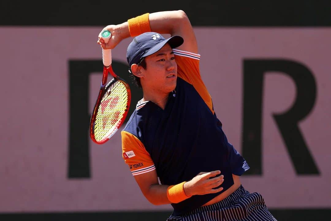 西岡良仁のインスタグラム：「Into 3rd round @rolandgarros first time!!!! Keep fighting!!!! #paris #rolandgarros #france #tennis #ローランギャロス　#パリ　#フランス　#テニス　#クレーコート　#3回戦　#グランドスラム」