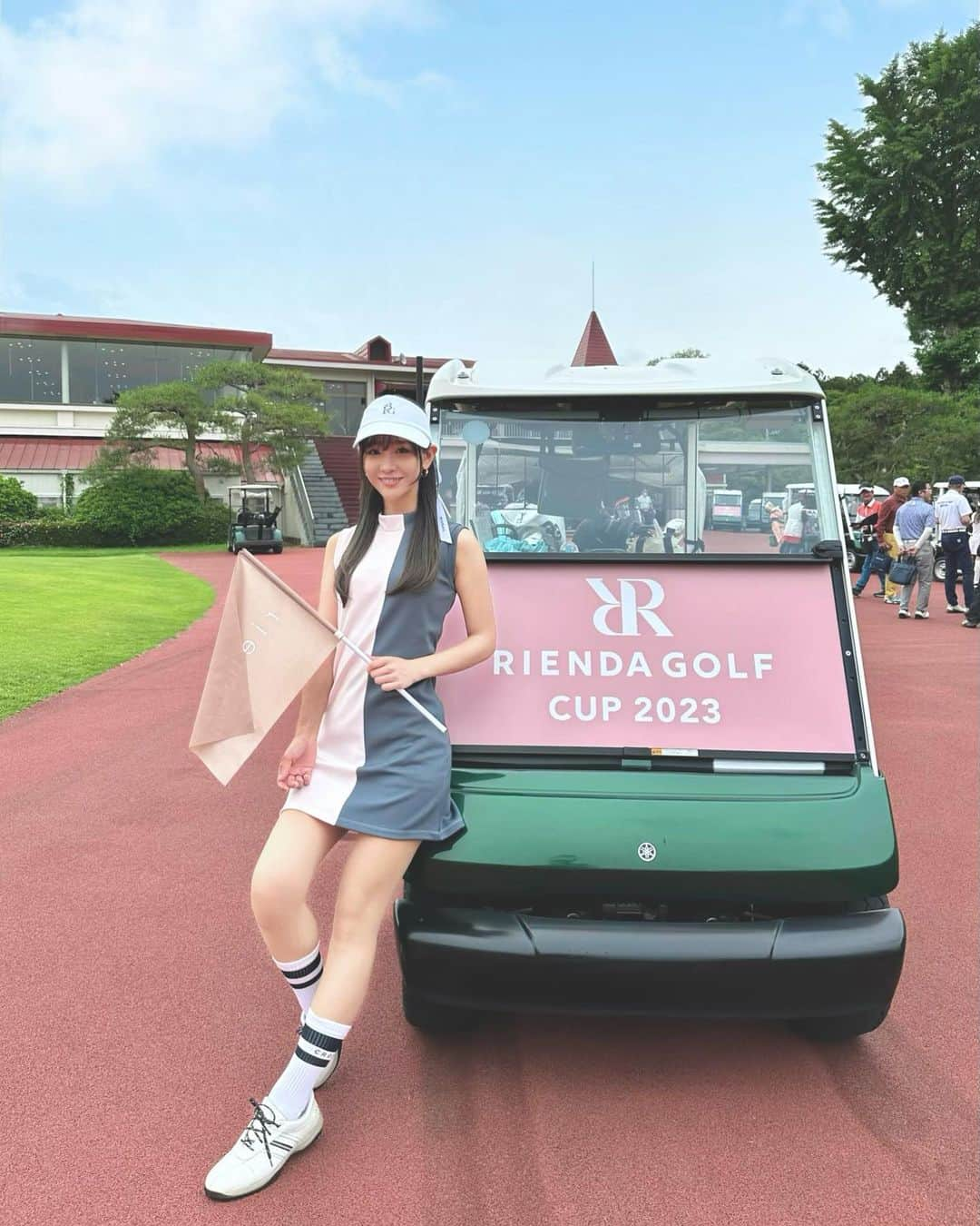 西村いちかさんのインスタグラム写真 - (西村いちかInstagram)「rienda golf cup⛳️ ゆいちゃんが誘ってくれて参加してきました🫶  グレーとピンクのバイカラーワンピ着てったよ🫰  普段ピンク選ばない勢だけどリエンダのピンクはどれも着やすそうで可愛い🥹🫶  みんなでワイワイ楽しかった🥰  華やかで素敵なコンペに参加できて幸せな時間を過ごしました🥰  @rienda_golf   #rienda #riendagolf #golf #golfswing #スイング動画 #ゴルフ女子 #ゴルフ男子 #ゴルフ場 #ゴルフコーデ #ゴルフウェア #ゴルフスイング #골프스윙 #골프패션 #골프웨어」6月2日 15時19分 - ichika_nishimura