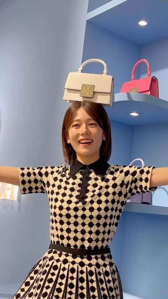 川口葵のインスタグラム：「🩵💙✨ @toryburch #toryburch #トリーバーチ #DestinationAnywhere」